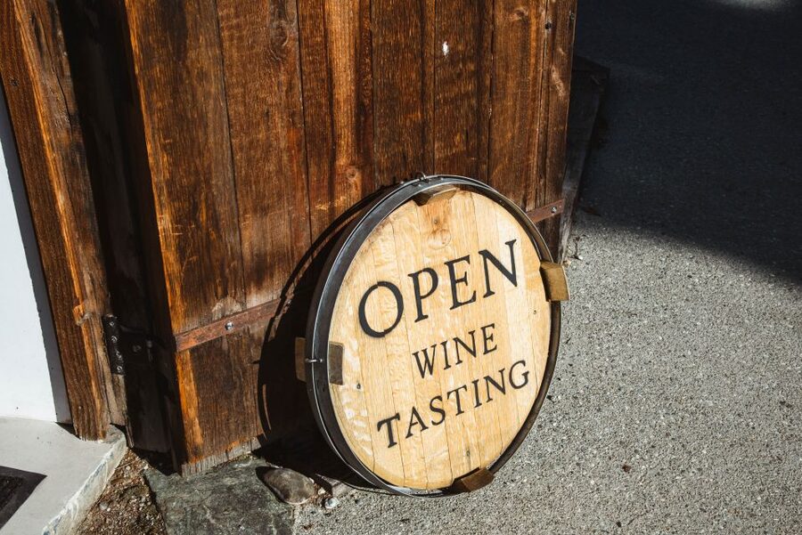 Queenstown: Wine Tasting Tour - Why Central Otago wine works so well from Queenstown