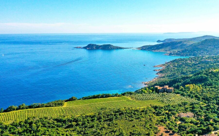 Ramatuelle: Tracks & Tasting Winery Tour by Mountain E-Bike - E-Bike Riding Through Ramatuelle’s Mixed Terrain