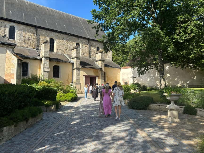 Reims: Moët & Chandon and Family-Run Winery Day Tour & Lunch - The small producer tasting: the most personal stop
