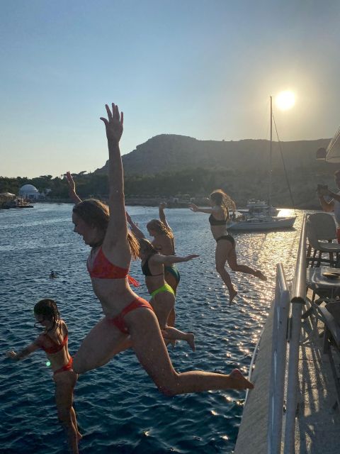 Rhodes: Bay to Bay Swim Cruise with Greek Buffet and Wine - Kalithea Springs: an easy first swim stop