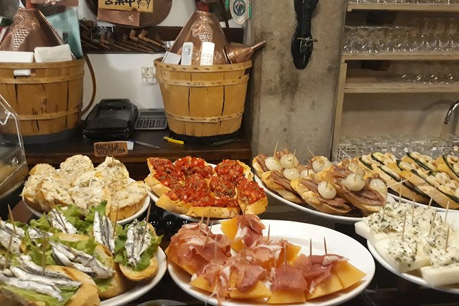 Rialto Market Food and Wine Lunchtime Tour of Venice - Walking beside the Grand Canal