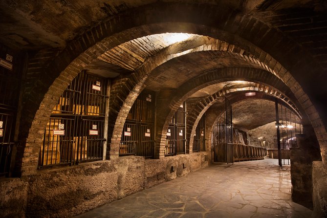 Rioja Wine Tour: 2 Wineries From Bilbao - Laguardia brings the day together