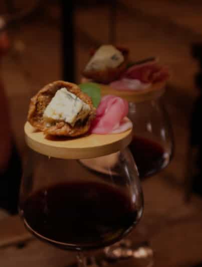 Romantic Wine Tasting Experience at Koccio Valletta - The opening welcome and venue introduction