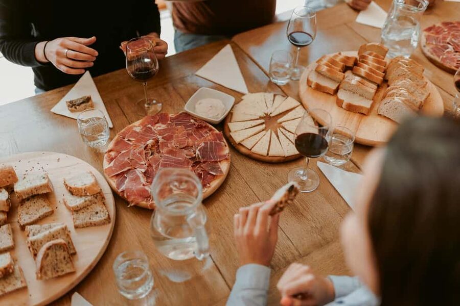 ROMANTIC WINE TOUR FOR 2 - Wine Tour in Chianti (Tuscany) - The pace, vehicle, and eight-hour schedule