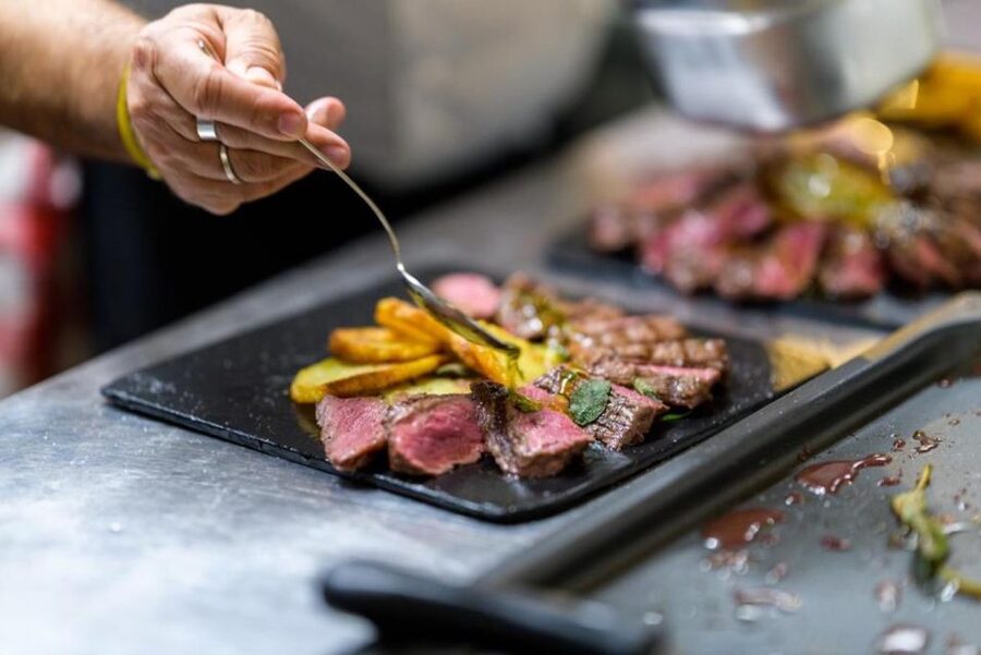 Rome: Authentic Roman Restaurant Dining Experience & Wine - Key points to know before booking
