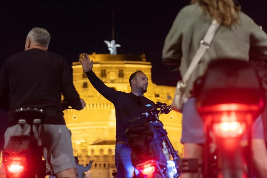 Rome by Night: E-bike Small Group Tour -Food & Wine (Option) - Saint Peter’s Square and Castel Sant’Angelo