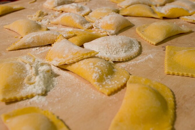 Rome Cooking Class: Make Pasta, Dine & Drink Wine With Local Chef - Wine, gelato, and the social side of the evening