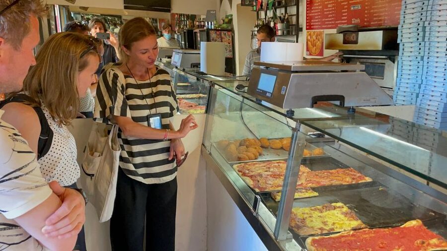 Rome: Food and Wine Tour, Trastevere and Jewish Ghetto - Starting with Roman street food at Piazza Trilussa