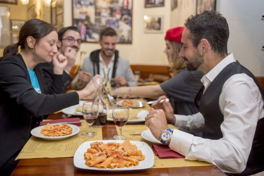 Rome: Food Tour and Wine Tasting in a Traditional Trattoria - Gelateria Gunther finishes the route sweetly