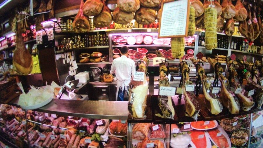 Rome: Food Tour near Vatican City with Wine - Handmade pasta and Vermentino at a local restaurant