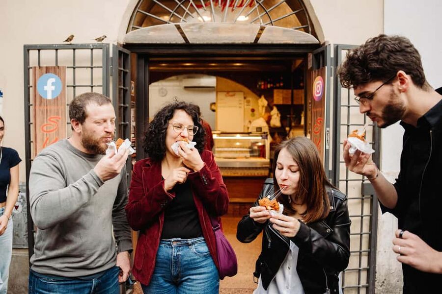 Rome Food Tour: Trastevere Aperitivo, Wine & Pasta Dinner - A spritz and everyday life at Bar San Calisto