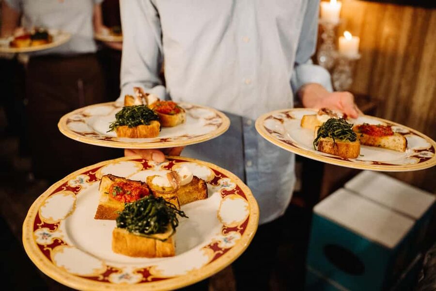 Rome Food Tour: Trastevere Aperitivo, Wine & Pasta Dinner - What the guides add to the evening