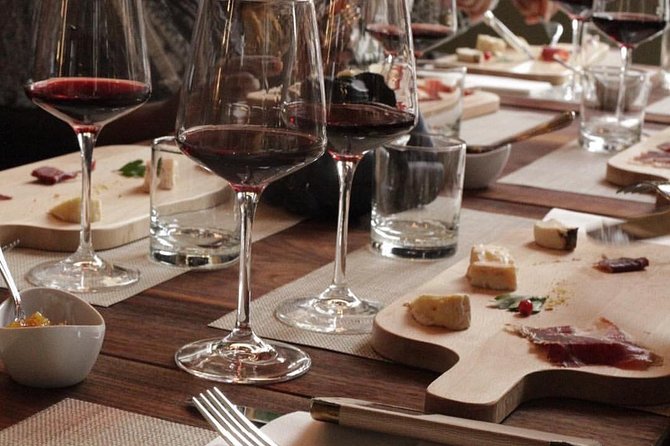 Rome Food Tour: Unlimited Tastings with Fine Wine & Barolo - The essential details at a glance