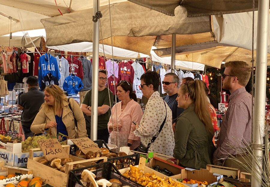 Rome: Food & Wine Tour of Campo de Fiori, Ghetto, Trastevere - Group size, walking pace, and comfort