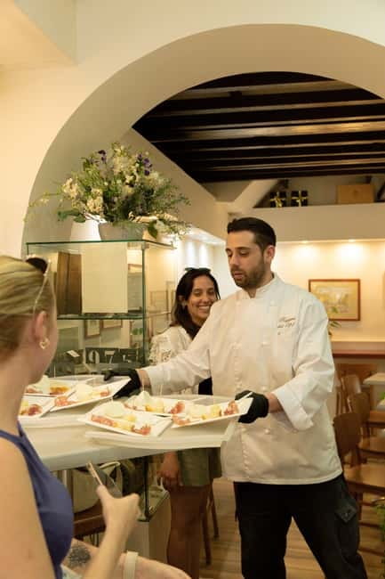Rome: Local Food and Wine Tour in Trastevere & Heart of Rome - I Dolci di Nonna Vincenza: A Sweet Interlude