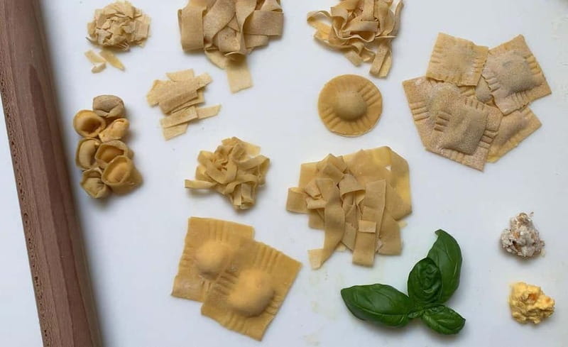 Rome: Pasta Cooking Class with Market Visit and Wine - Learning pasta in the Kitchen of Mamma