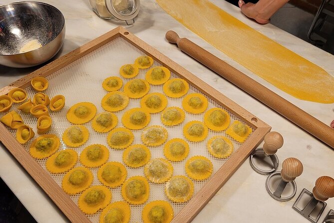 Rome Pasta Making Class with Italian Sauces and Wine Included - Private-class options and dietary needs