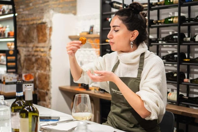 Rome: Pizza and Gelato Cooking Class with Wine - Starting with Roman pizza dough