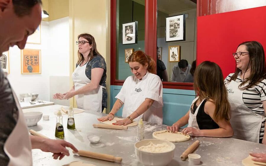 Rome: Pizza & Gelato Making Class with Wine & Limoncello - Why this class works well in central Rome