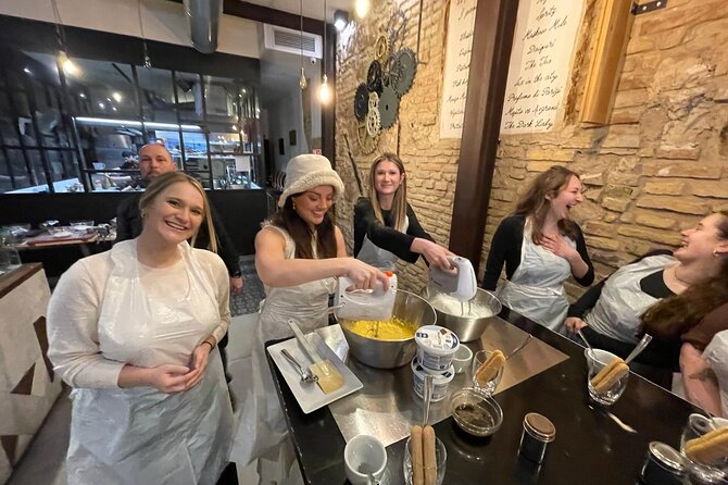 Rome: Pizza & Tiramisu Class with Free Flowing Fine Wine - A good match for couples and solo visitors