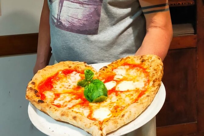 Rome: Pizza & Tiramisu Class with Free Flowing Fine Wine - How much cooking instruction should you expect?