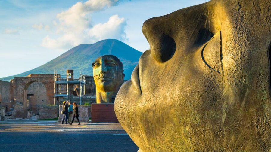 Rome: Pompeii Tour with Wine and Lunch by High Speed Train - The vineyard lunch after the ruins