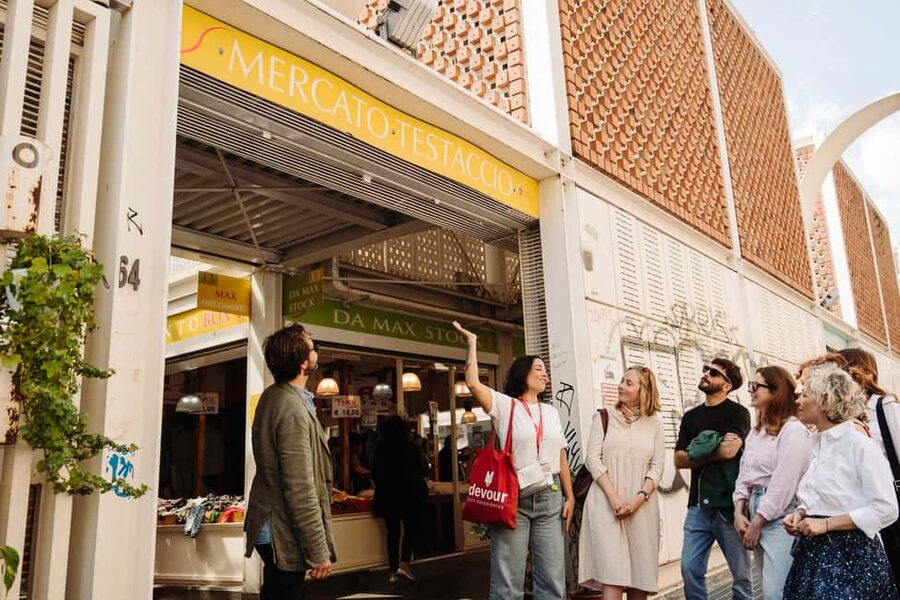 Rome: Testaccio Food & Market Tour with Pasta & Wine - Archaeology, lunch, and Roman mealtimes
