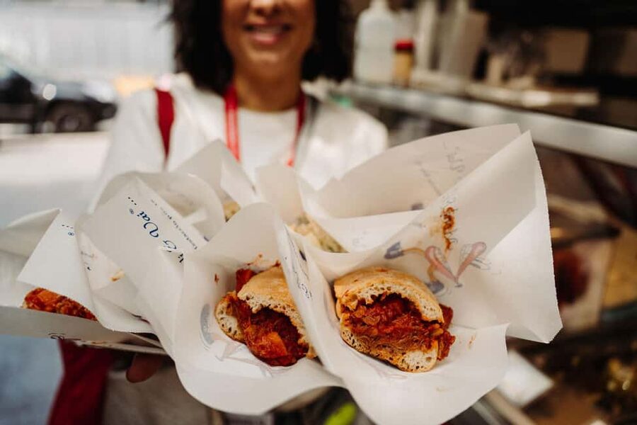 Rome: Testaccio Food & Market Tour with Pasta & Wine - Guide quality and group atmosphere