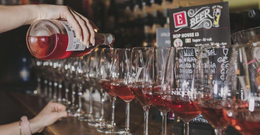 Rome: Trastevere Wine Tasting with Food Pairing and Gelato - The First Hour: Wine, Bites, and Italian Flavor