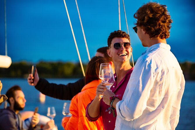 Sailing with Wine Tasting in Buenos Aires - Sailing toward the Río de la Plata
