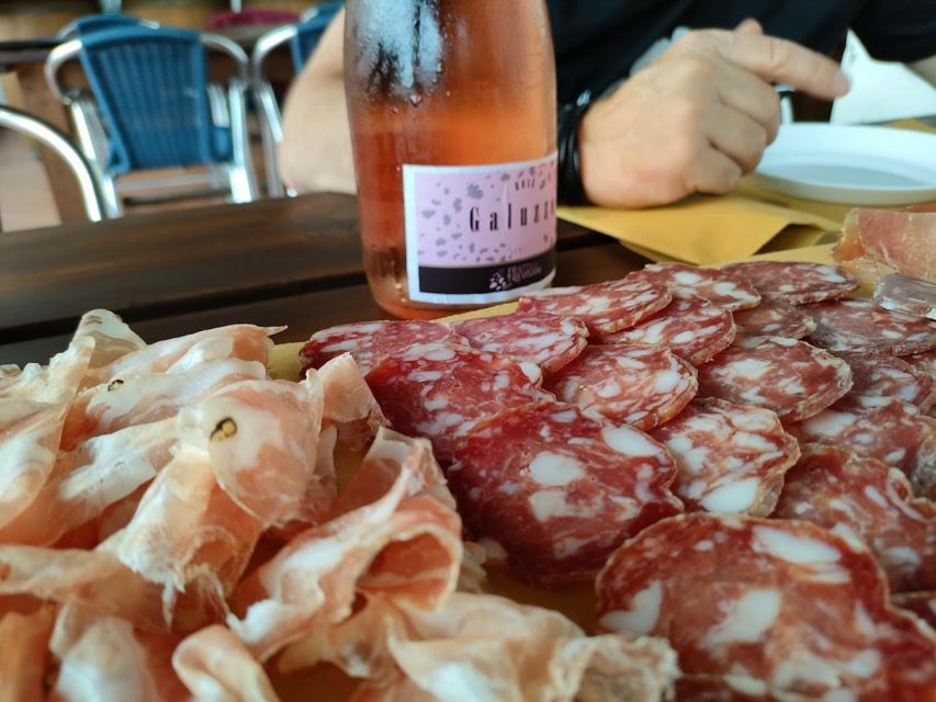Salò: Tasting of 4 Valtenesi wines with local food - Reaching the winery between Gavardo and Salò