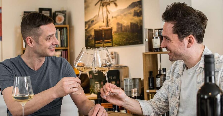 Salzburg: Guided Wine Tasting in a Hidden Wine Bar - The first pour: an easy introduction to Austrian wine