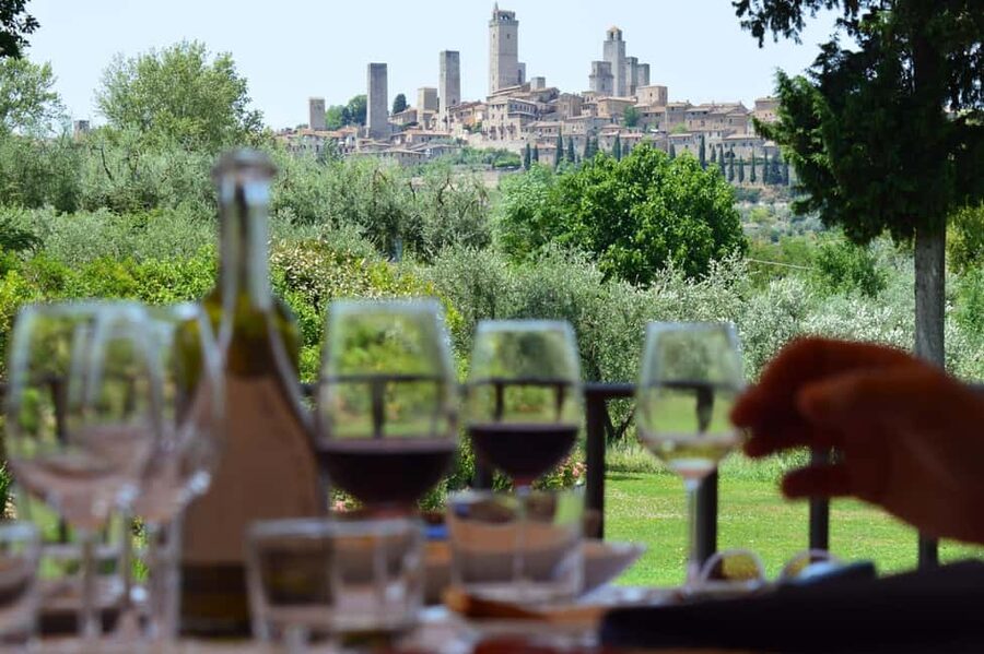 San Gimignano: Premium Wine Tour with Lunch - Lunch begins with pappa al pomodoro