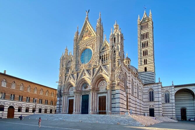 San Gimignano, Siena, Monteriggioni, Chianti Day Trip with Lunch & Wine Tasting - Four Tuscan stops, one very full day