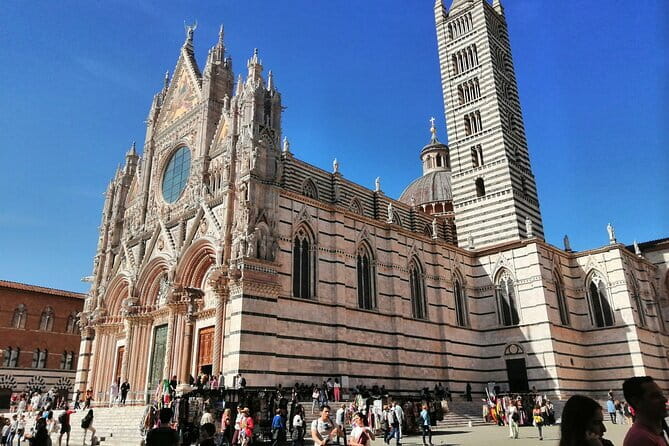 San Gimignano, Siena, Monteriggioni: Fully Escorted Tour, Lunch & Wine Tasting - Siena: give the city your best planning