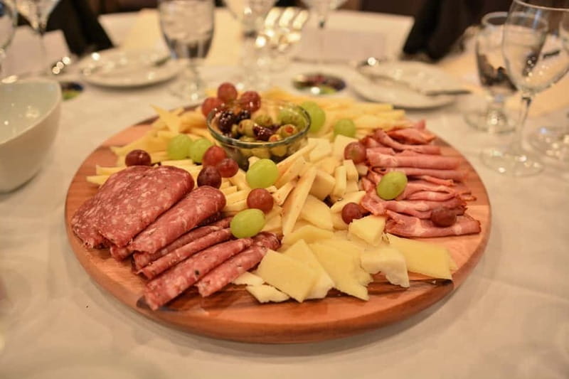 San Gimignano: Tasting of Tuscan Wines and Cheeses - The atmosphere: beautiful, but not always private