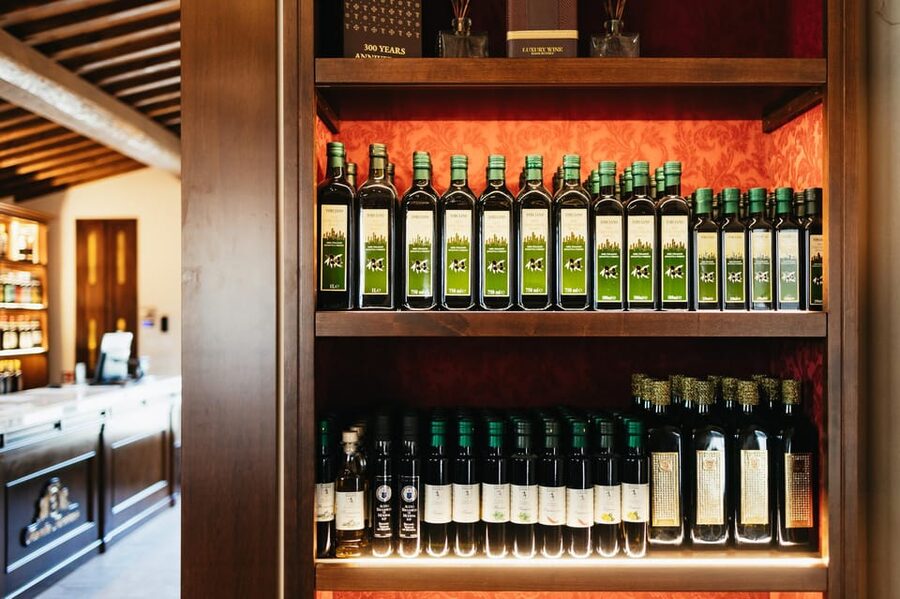 San Gimignano: Tuscan Vineyard Lunch with Wine Tasting - Who Will Enjoy This Experience Most?