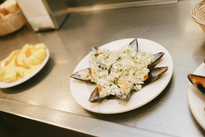 San Sebastian Old Town Pintxos & Wine Tour Small Group Tour - Five useful things to know before you book