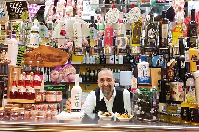 San Sebastian Pintxo Food, Wine & Market Foodie Tour(Small Group) - A look at Basque food culture on Fermin Calbeton Kalea