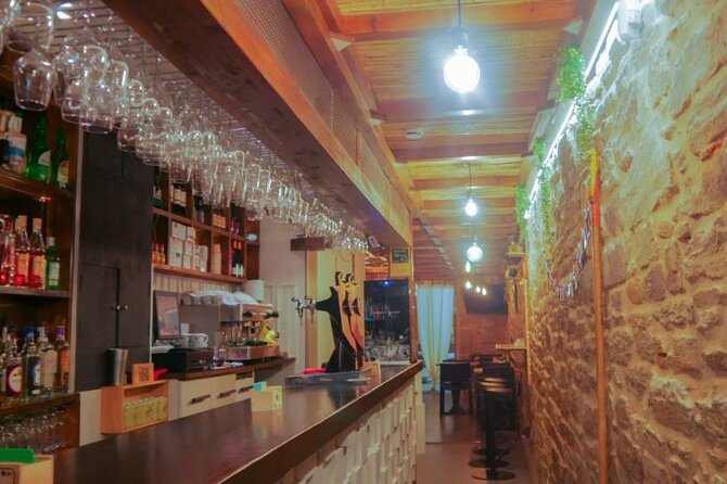 Santiago de Compostela: Cheese and Wine Tasting Experience - Understanding Galician food through pairing