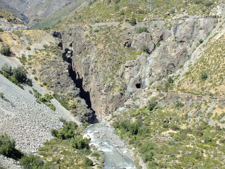 Santiago: Inca Lagoon and Vineyard Visit with Wine Tasting - Caracoles Highway and the Portillo climb