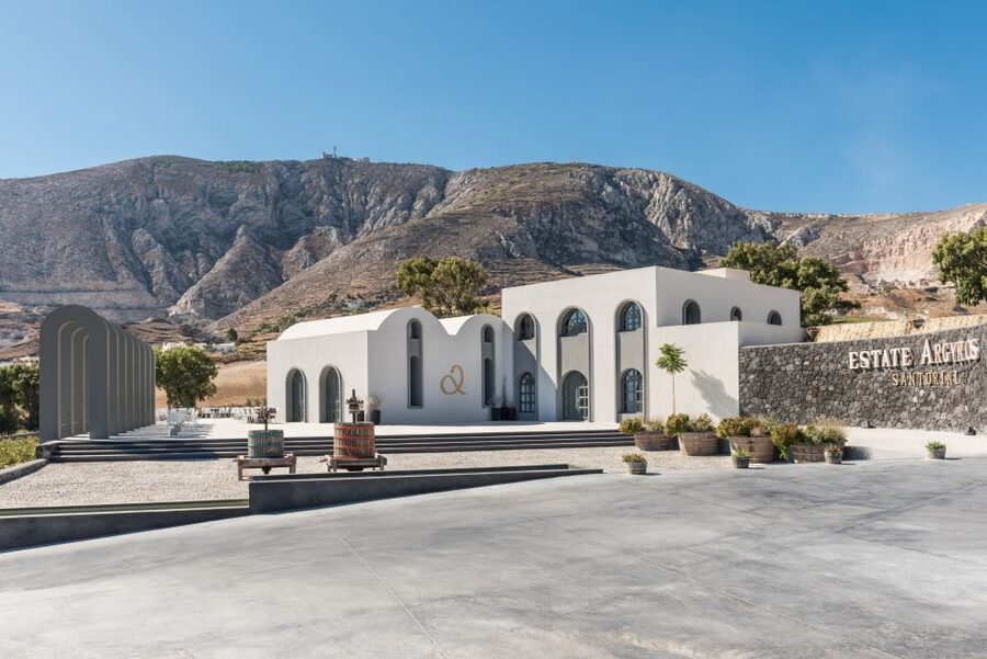 Santorini: Guided Wineries Private Tour with Wine Tastings - The guide matters more than the vehicle