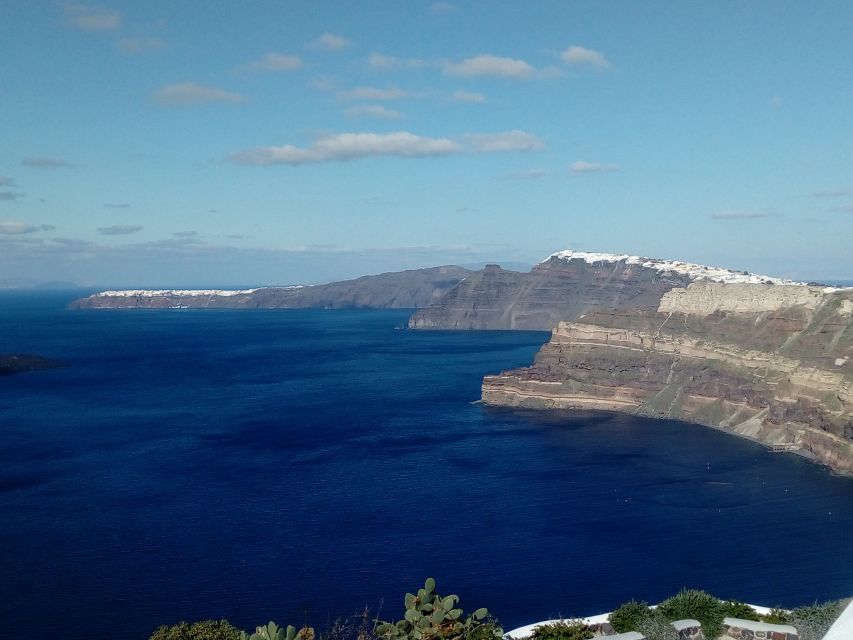 Santorini: Wine Tasting Tour & Sunset Viewing - The air-conditioned minivan and pickup routine