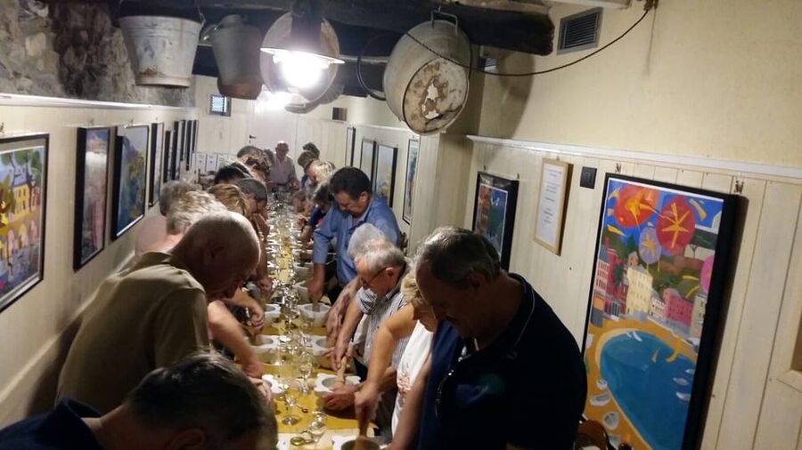 Sestri Levante: Pesto & Cooking Classes, Wine Tasting - Making pesto the Genoese way