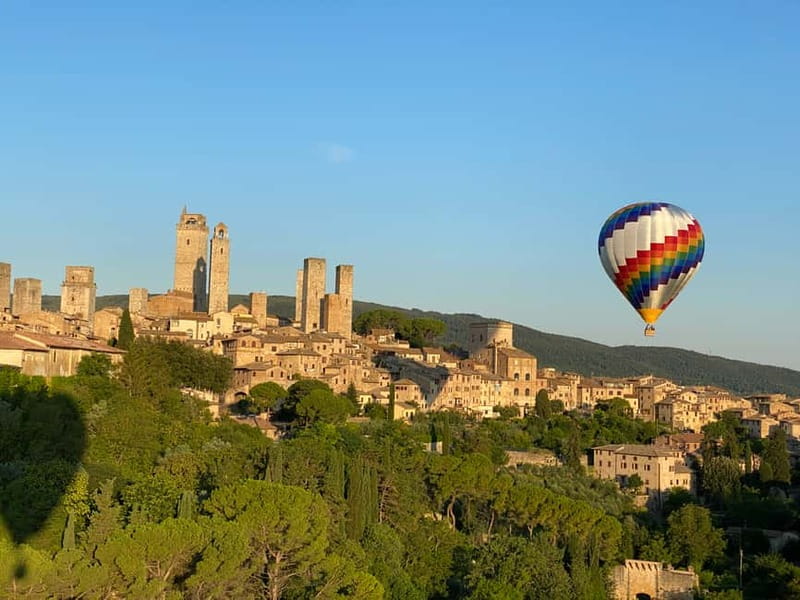 Siena: Balloon Flight Over Tuscany with a Glass of Wine - One hour above the Tuscan countryside