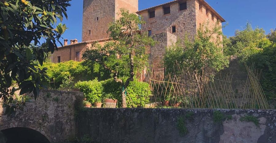 Siena: Tour and Wine Tasting in a Tuscan Private Castle - The chapel, gardens, and old castle walls