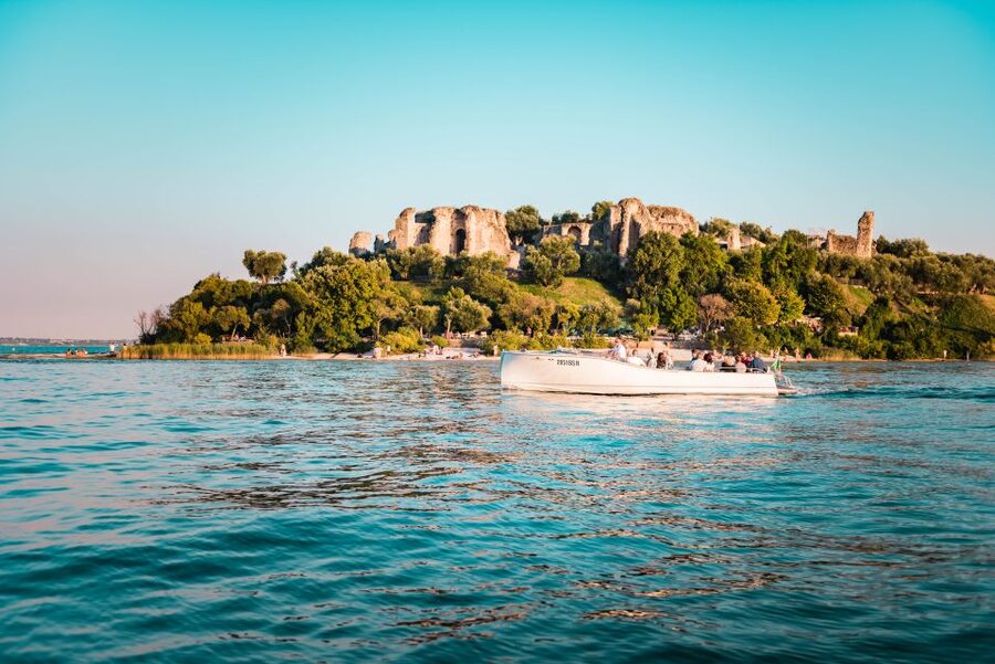 Sirmione: Sunset Boat Cruise with Local Wine - Thermal water and the old spa tradition