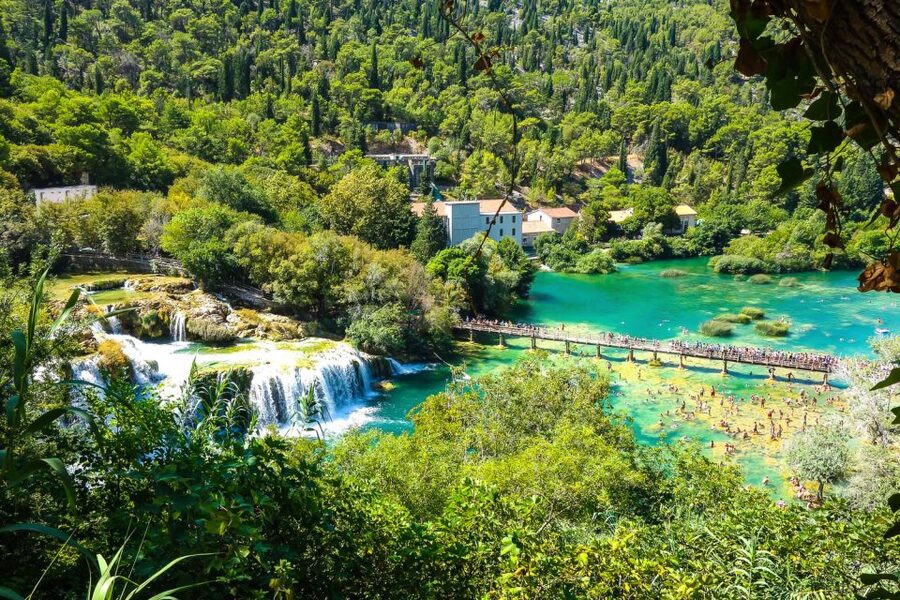 Split: Krka National Park Full-Day Tour with Wine Tasting - The guides are a major part of the value