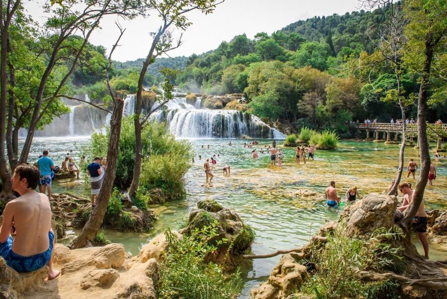 Split/Trogir: Krka National Park Day Trip with Wine Tasting - Free time in Skradin