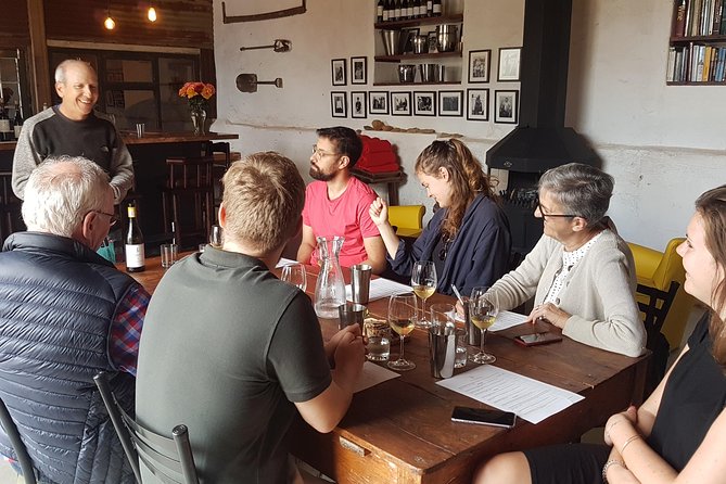 Stellenbosch Valley. Private wine tour with winemaker in Swedish or English. - A 9:30 am start in the Stellenbosch Valley